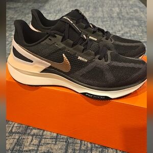 Air Zoom Structure 25 Womens Size 8